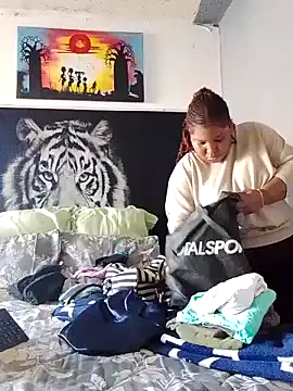 MassiveBoobsxxxx online show from 12.16.25