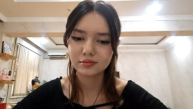 Snapshot of HenryMetter chatting on 10.31.25 HenryMetter online show from 10.31.25