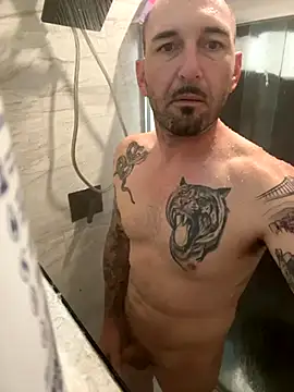 Snapshot of RobsBigD chatting on 11.04.25 RobsBigD online show from 11.04.25