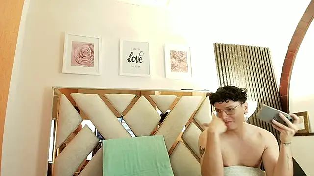 Snapshot of Zoe_And_Dylan_ chatting on 07.31.26 Zoe And Dylan online show from 07.31.26