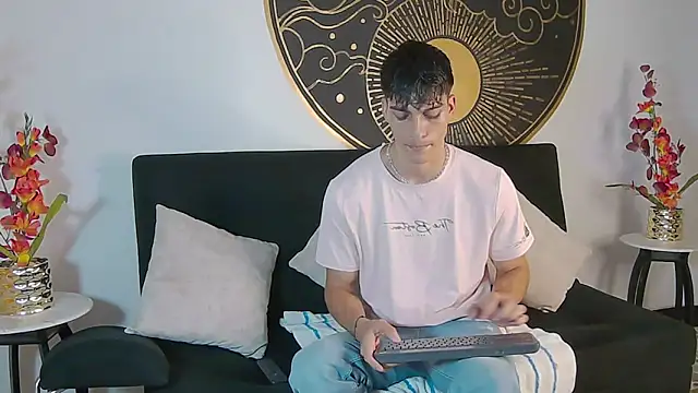 AlessioVitale online show from 11.13.25