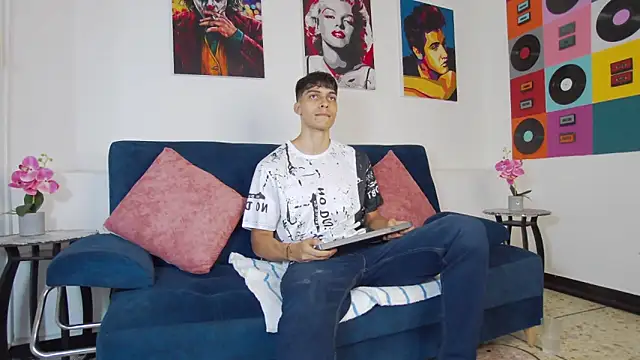 AlessioVitale online show from 11.18.25