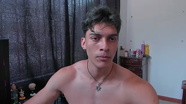 AlessioVitale online show from 04.04.26