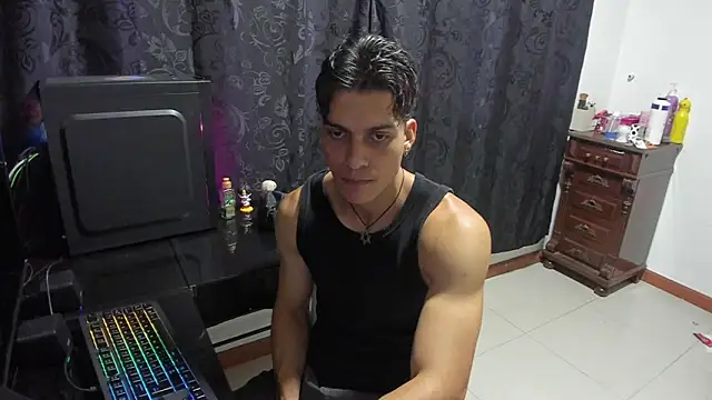 AlessioVitale online show from 04.06.26