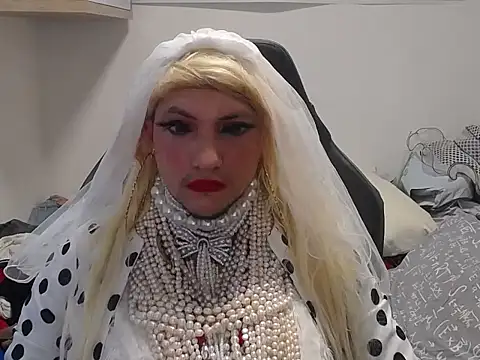 Snapshot of VanesaCrossic chatting on 05.15.26 VanesaCrossic online show from 05.15.26