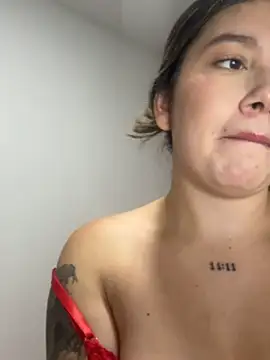 Snapshot of Eve_Miiller chatting on 03.31.26 Eve Miiller online show from 03.31.26