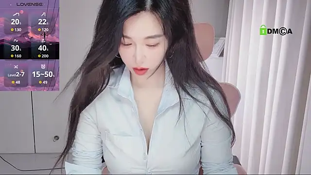 Snapshot of YunShan-33 chatting on 06.01.26 YunShan-33 online show from 06.01.26