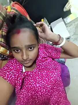 Snapshot of cuteriya5 chatting on 10.31.25 cuteriya5 online show from 10.31.25