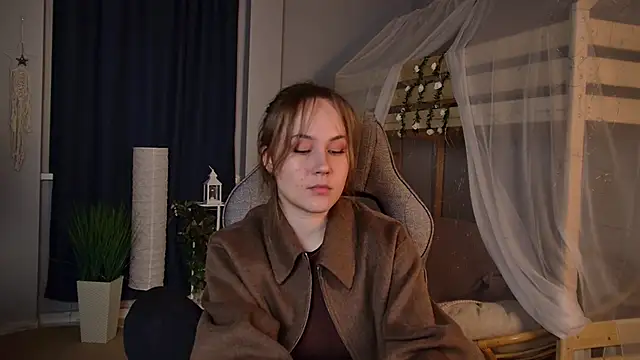 Snapshot of ElinVale chatting on 05.31.26 ElinVale online show from 05.31.26