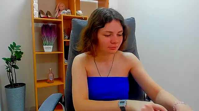Snapshot of Stella-Maers chatting on 04.28.26 Stella-Maers online show from 04.28.26