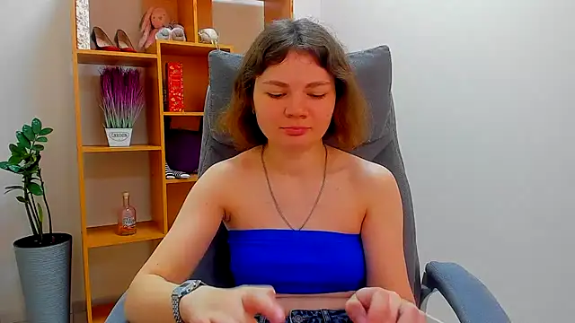Snapshot of Stella-Maers chatting on 04.30.26 Stella-Maers online show from 04.30.26