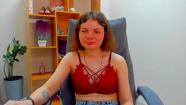 Snapshot of Stella-Maers chatting on 05.25.26 Stella-Maers online show from 05.25.26
