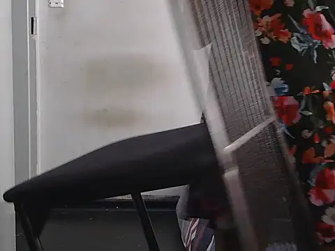 Snapshot of Bigpussyjuicylips chatting on 11.06.25 Bigpussyjuicylips online show from 11.06.25