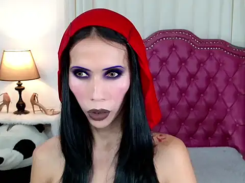 Snapshot of bellaUtops chatting on 12.02.25 bellaUtops online show from 12.02.25