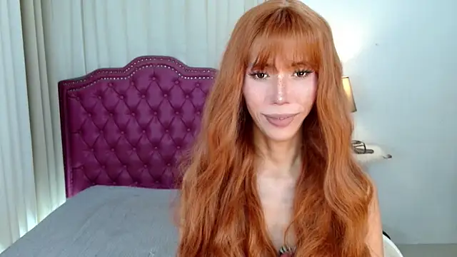 Snapshot of bellaUtops chatting on 02.08.26 bellaUtops online show from 02.08.26