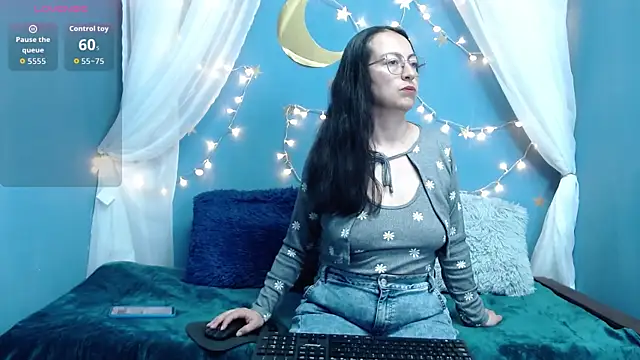 Snapshot of Lauryn_Jones chatting on 01.09.26 Lauryn Jones online show from 01.09.26