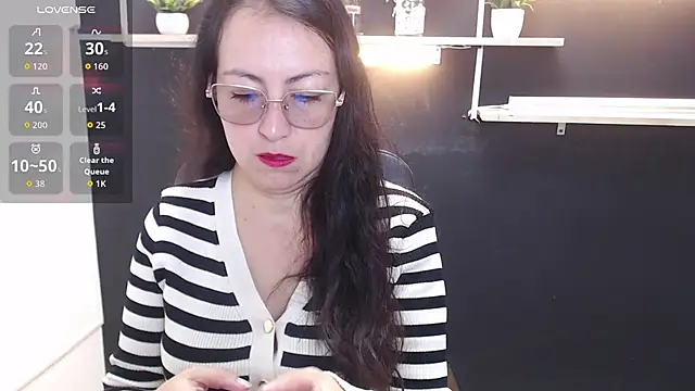 Snapshot of Lauryn_Jones chatting on 04.17.26 Lauryn Jones online show from 04.17.26
