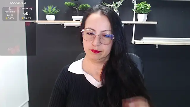 Snapshot of Lauryn_Jones chatting on 04.25.26 Lauryn Jones online show from 04.25.26