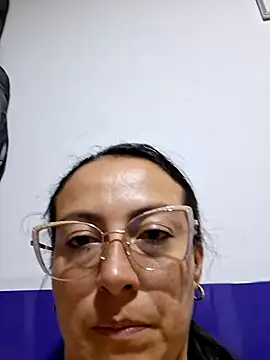 Lauryn Jones online show from 07.05.26