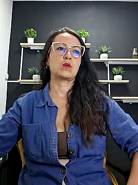 Lauryn Jones online show from 07.10.26