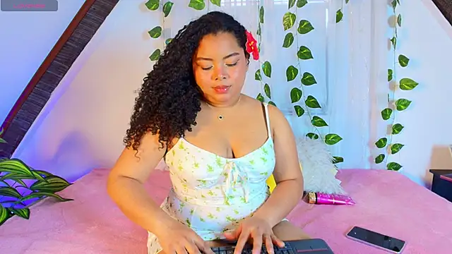 Snapshot of alanaa_gomezz chatting on 06.01.26 alanaa gomezz online show from 06.01.26