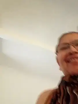 Snapshot of Cessi50 chatting on 11.13.25 Cessi50 online show from 11.13.25