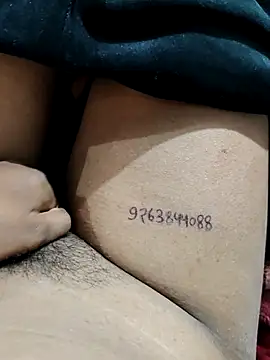 Snapshot of mahikumari878 chatting on 11.05.25 mahikumari878 online show from 11.05.25