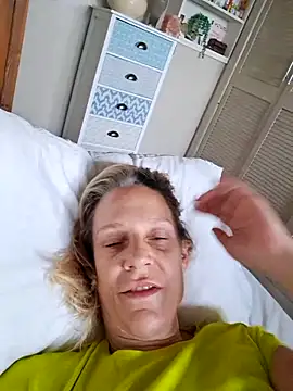 Snapshot of LittleSexyT chatting on 11.11.25 LittleSexyT online show from 11.11.25