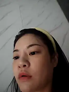 Snapshot of Lululu- chatting on 11.03.25 Lululu- online show from 11.03.25