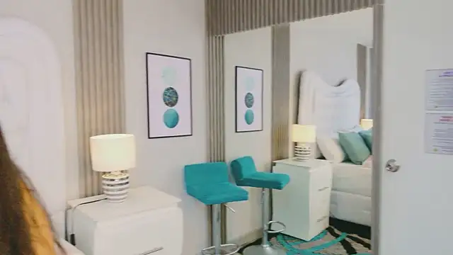 Snapshot of ScarlettPetrova chatting on 04.22.26 ScarlettPetrova online show from 04.22.26