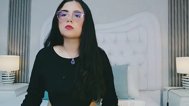 Snapshot of ScarlettPetrova chatting on 04.30.26 ScarlettPetrova online show from 04.30.26
