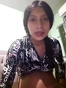 Snapshot of hornyyoungmomy chatting on 11.02.25 hornyyoungmomy online show from 11.02.25