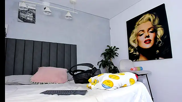 kendra london online show from 03.10.26