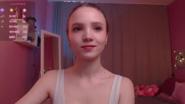 Adria Arjona online show from 04.11.26