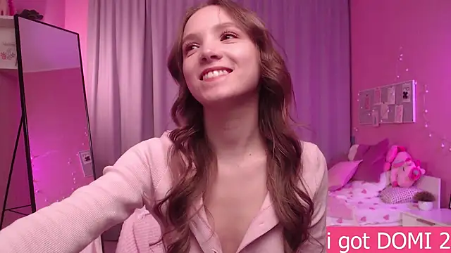 Snapshot of Adria_Arjona chatting on 05.19.26 Adria Arjona online show from 05.19.26