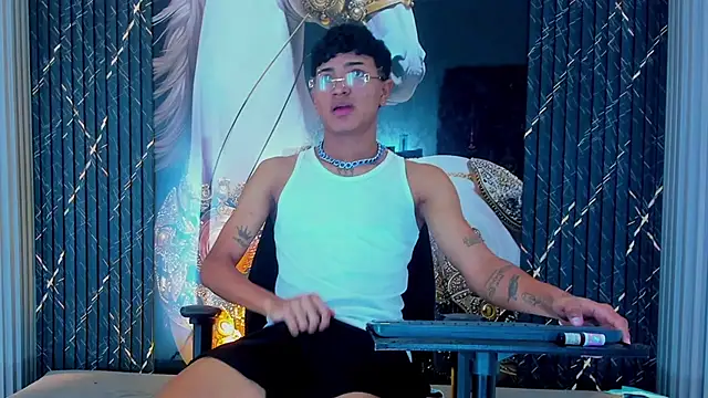 Snapshot of Yilmer_hot chatting on 11.02.25 Yilmer hot online show from 11.02.25