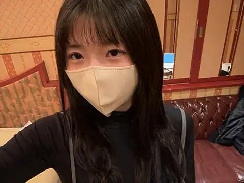 Snapshot of kirari_ch chatting on 11.15.25 kirari ch online show from 11.15.25