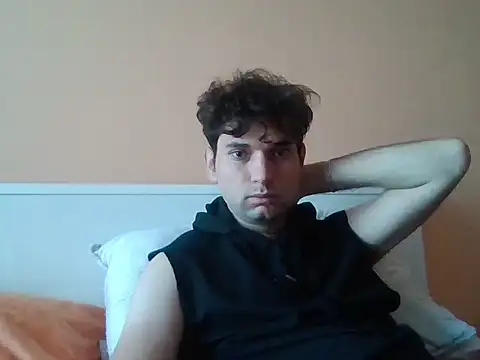 Snapshot of ultimatesattelite chatting on 11.13.25 ultimatesattelite online show from 11.13.25