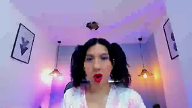 zoe-moreau online show from 04.07.26