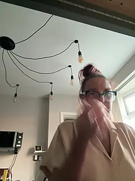 Snapshot of Angel-LinaX chatting on 06.17.26 Angel-LinaX online show from 06.17.26