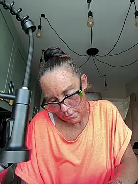 Snapshot of Angel-LinaX chatting on 06.18.26 Angel-LinaX online show from 06.18.26