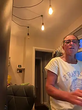 Snapshot of Angel-LinaX chatting on 07.28.26 Angel-LinaX online show from 07.28.26