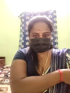 Snapshot of tam-queen1 chatting on 11.11.25 tam-queen1 online show from 11.11.25