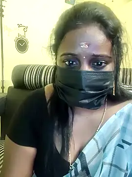 Snapshot of tam-queen1 chatting on 11.13.25 tam-queen1 online show from 11.13.25