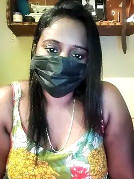 Snapshot of tam-queen1 chatting on 11.15.25 tam-queen1 online show from 11.15.25