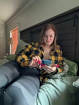 Snapshot of cubedmirror81 chatting on 02.26.26 cubedmirror81 online show from 02.26.26