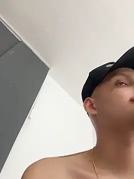 Snapshot of Atlass0108 chatting on 11.03.25 Atlass0108 online show from 11.03.25