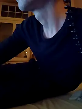 Snapshot of bassxxxxwave chatting on 11.16.25 bassxxxxwave online show from 11.16.25