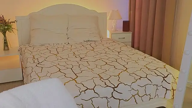 WICKEDEMBER online show from 03.23.26