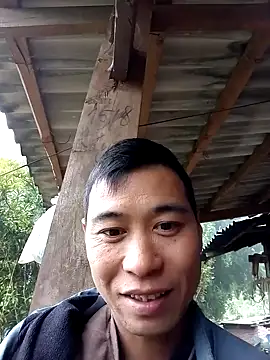 Snapshot of Kevin-n chatting on 11.03.25 Kevin-n online show from 11.03.25